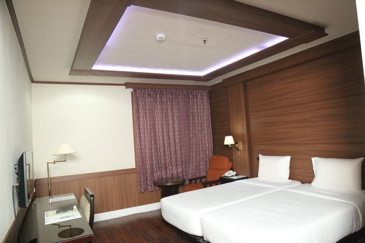 Lagos Travel Inn Ikeja Esterno foto